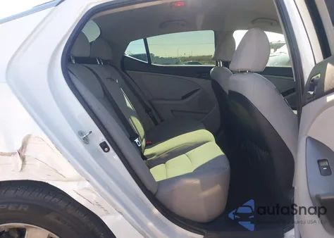 2015 Kia Optima Lx z USA, uszkodzony, nr VIN KNAGM4A77F5639331